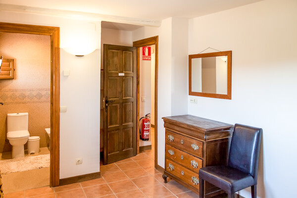 Dormitorio con acceso directo a baño privado integrado para máxima comodidad
